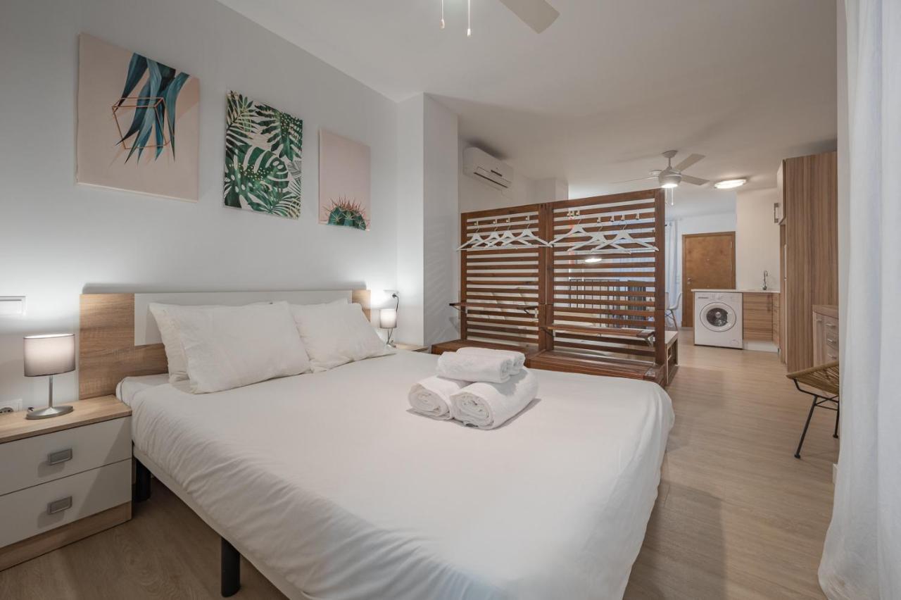 Suite Homes Parras Duplex Малага Екстериор снимка